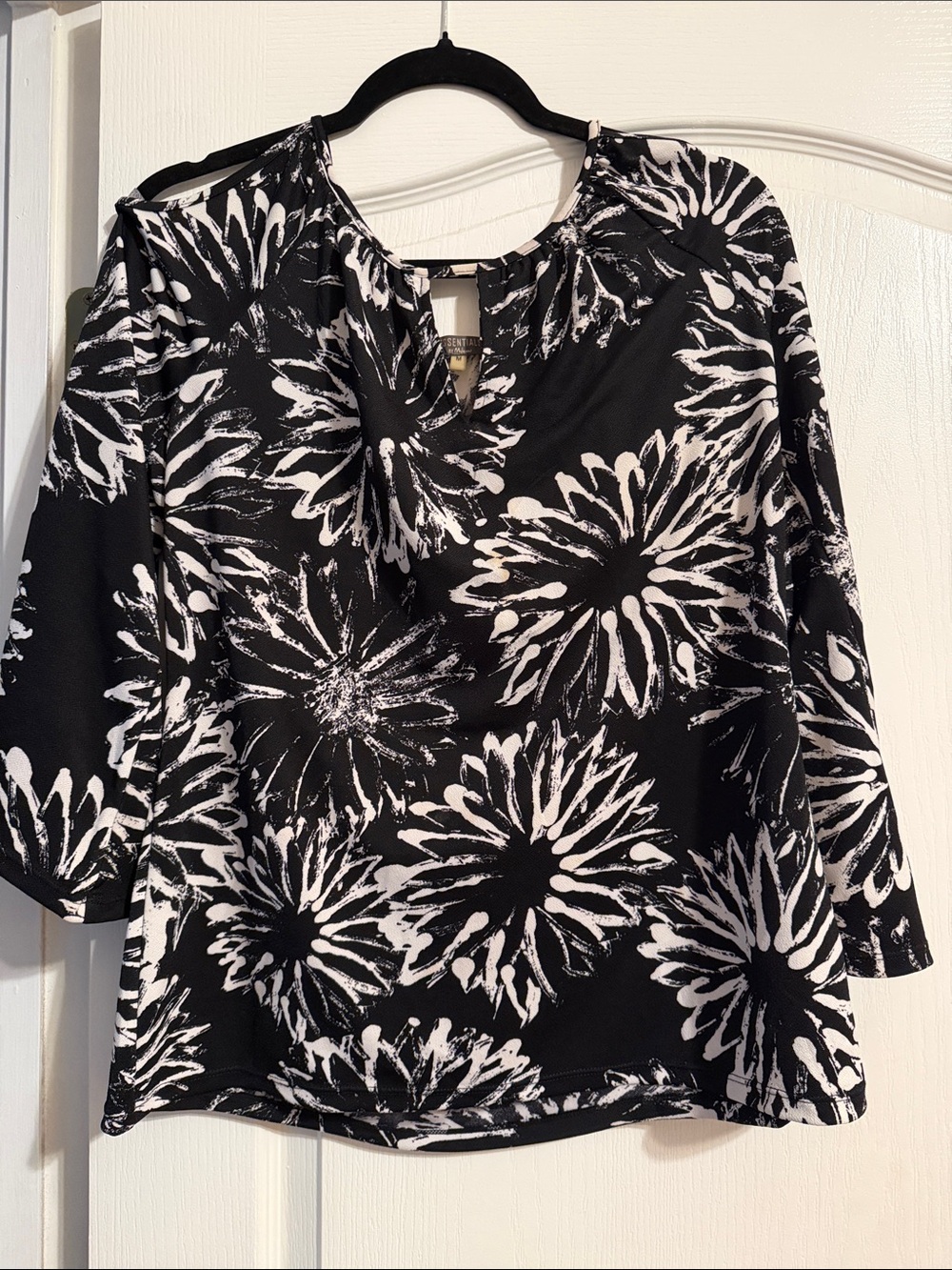 Essentials by Milano Black and White Floral-Print Blouse